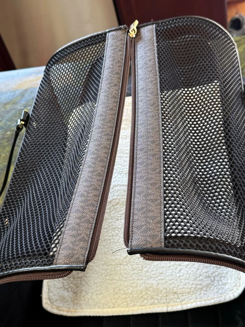 Rare MICHAEL KORS Small Logo Stripe Pet Travel Carrier.